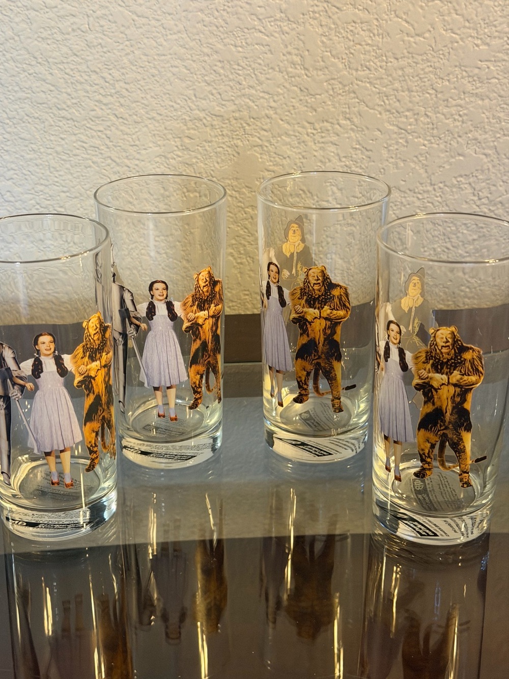 Set Of 4 Warner Bros Studio 1998 Wizard of Oz Glasses 4 Dorothy & Friends EUC